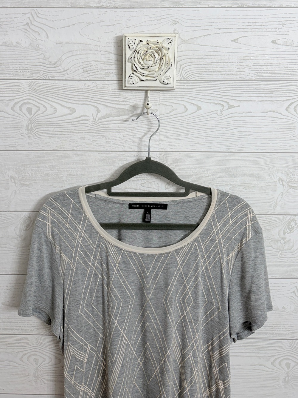 White House Black Market Gray Knit Gold Glitter Tee with Cream Accents. Size L - Picture 3 of 5